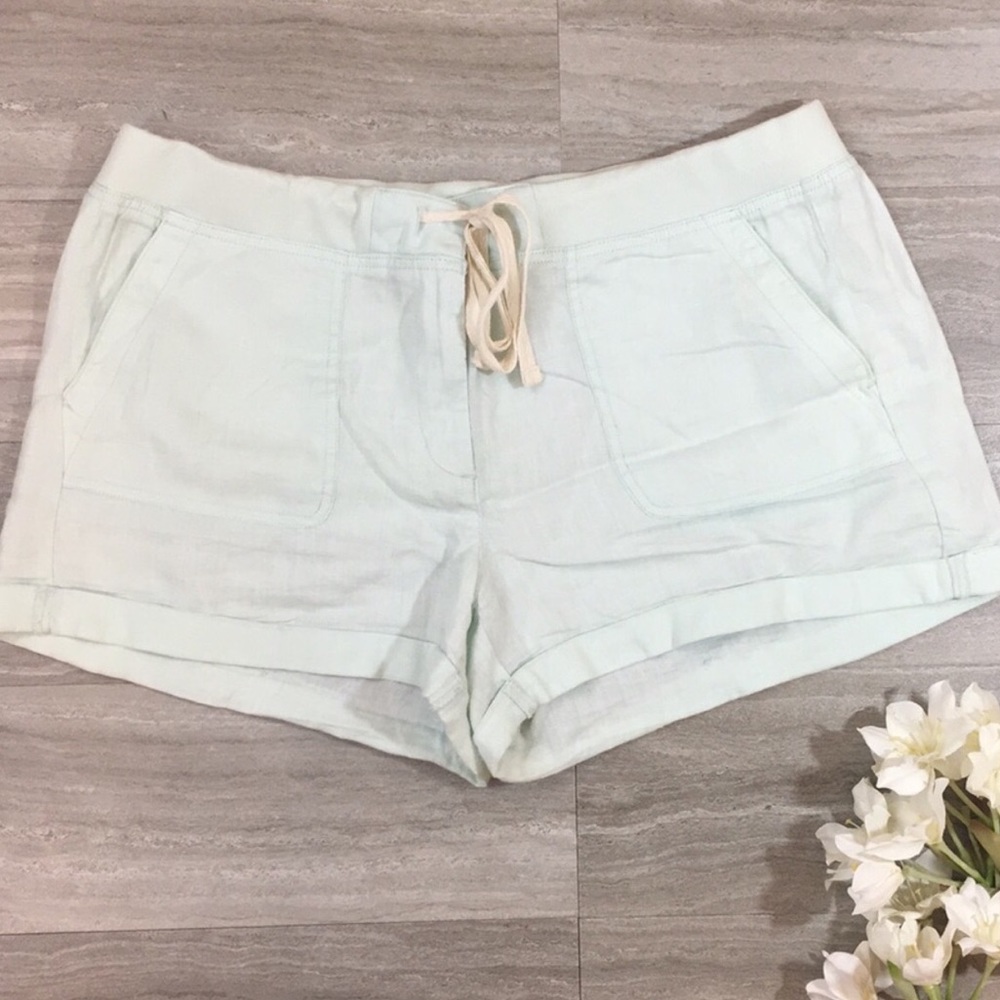 Lou & Gray soft linen shorts mint green L